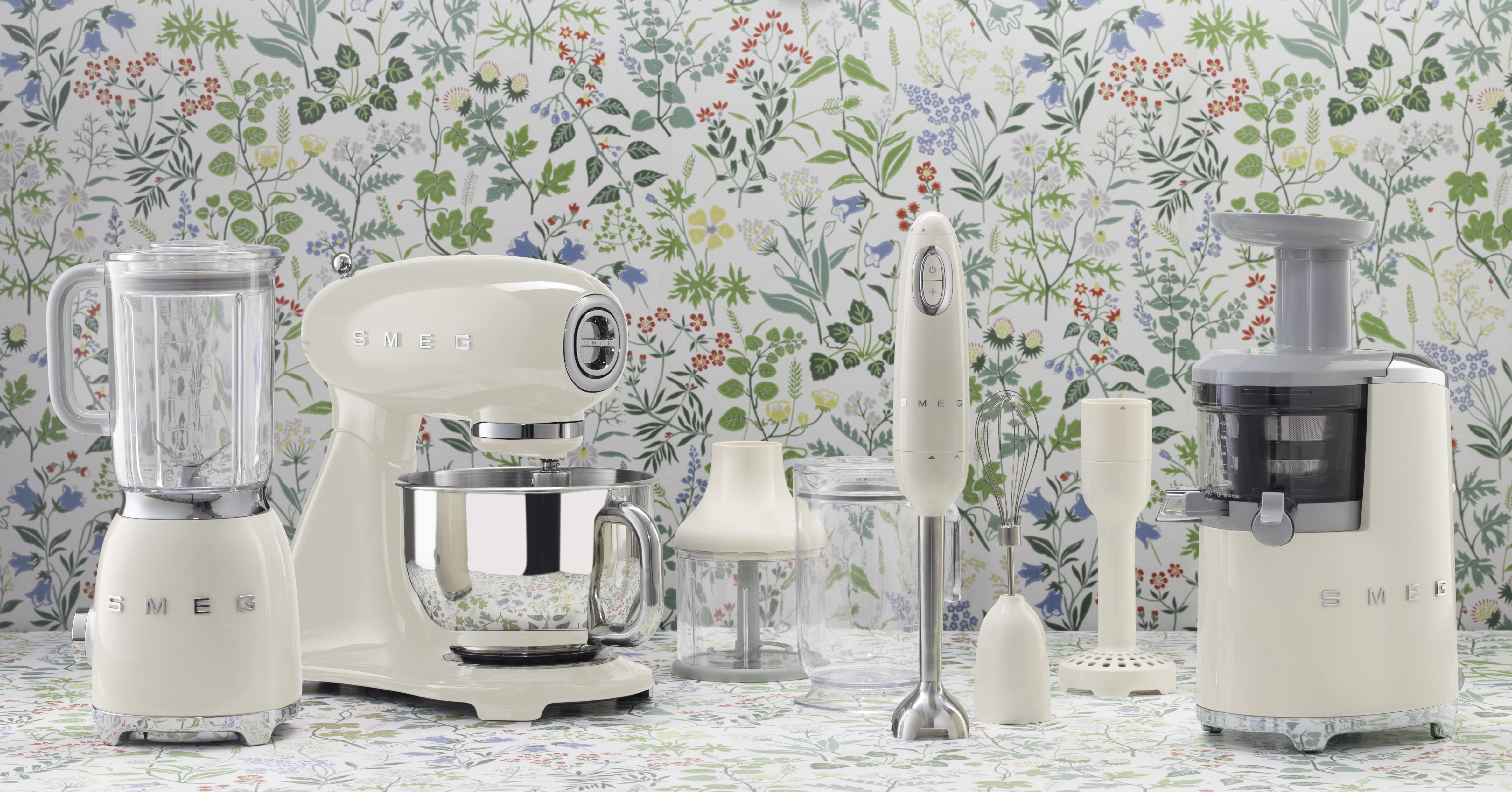 Smeg 50's Style Køkkenmaskine SMF03CREU Creme